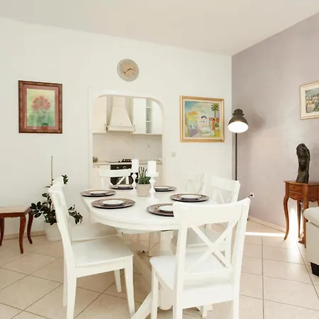 Holiday home Awesome In Kastel Sucurac Kastela