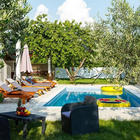 Awesome In Kastel Sucurac * Kastela