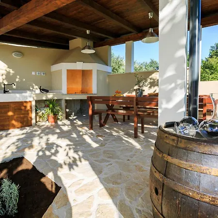 Holiday home Awesome In Kastel Sucurac