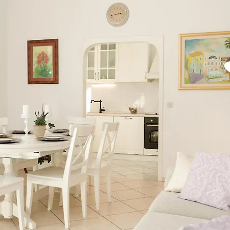 Holiday home Awesome In Kastel Sucurac Kastela