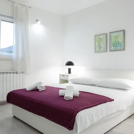 Holiday home Awesome In Kastel Sucurac Kastela