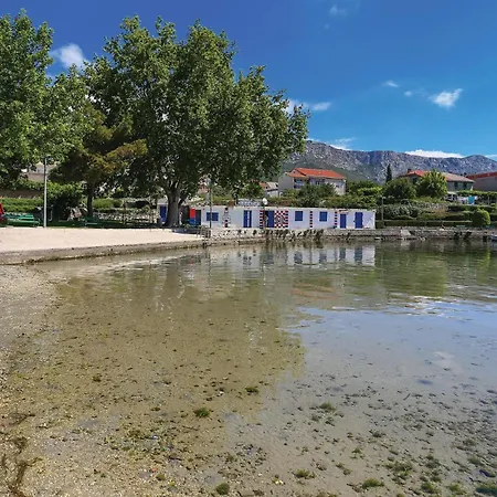 Awesome In Kastel Sucurac *